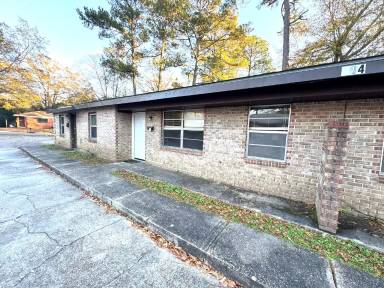 Main picture of 704 S Edgewood Dr