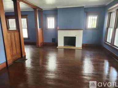 Main picture of 400 Brainard St