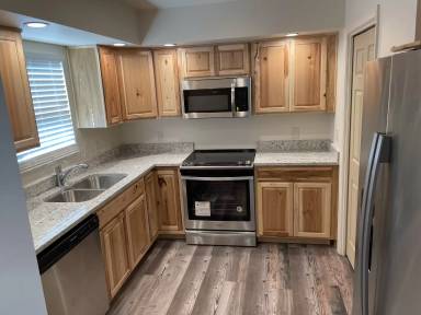 Main picture of 2545 E Spring St