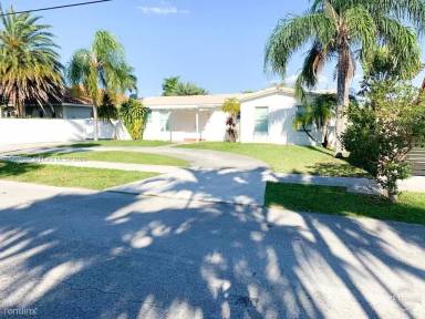Main picture of 3321 SW 110th Ave