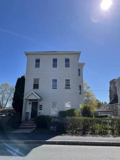 Main picture of 119 West St