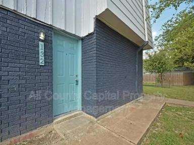 Main picture of 302 Carmen Ct