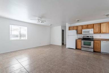 Main picture of 1026 N 27th Ln