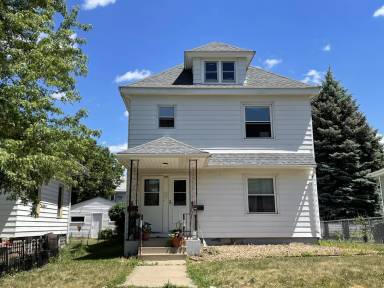 Main picture of 619 Jackson St NE