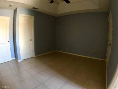 Main picture of 1208 W Kiwi Ave