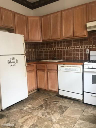 Main picture of 2873 E 195th St