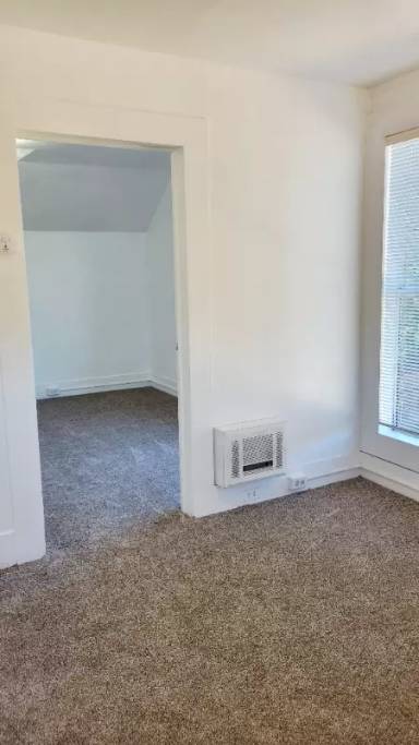 Main picture of 978 Islay St