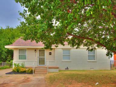 Main picture of 411 Showalter Dr