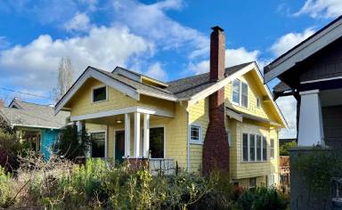 Main picture of 6210 20th Ave NE