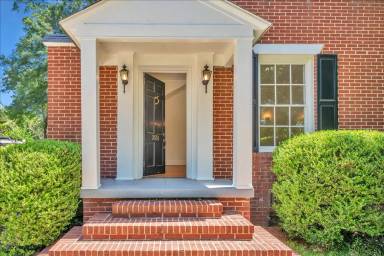 Main picture of 3551 Overlook Ave