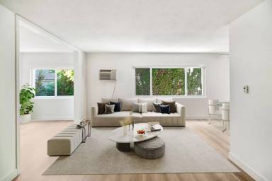 Main picture of 1545 N Laurel Ave