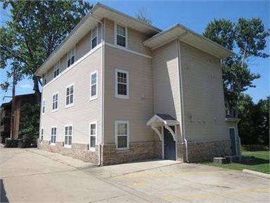 Main picture of 606 1/2 W Elm St