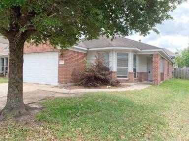 Main picture of 2747 Lofty Elm St