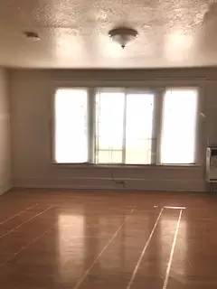 Main picture of 421 E Rose St