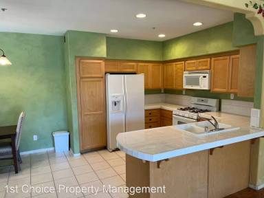 Main picture of Oak Creek Villas