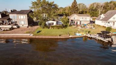 Main picture of 7087 Lakeshore Rd