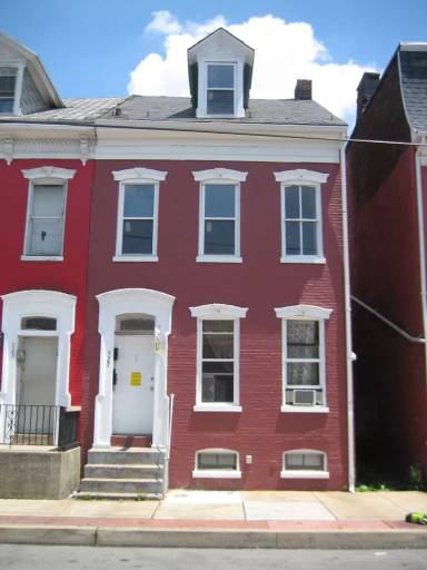 Main picture of 527 S Queen St