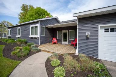 Main picture of 509 S 168th Ave