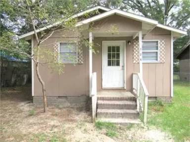 Main picture of 126 Lewis St