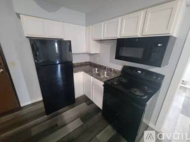 Main picture of 333 6th St S
