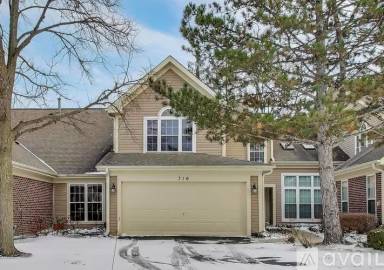 Main picture of 716 Clover Hill Ct