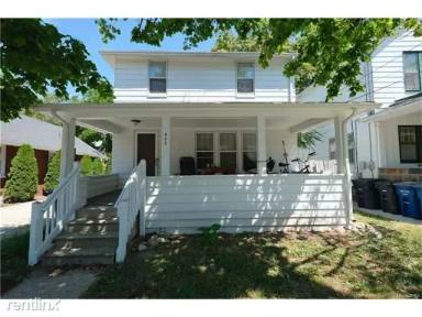 Main picture of 911 Woodlawn Ave