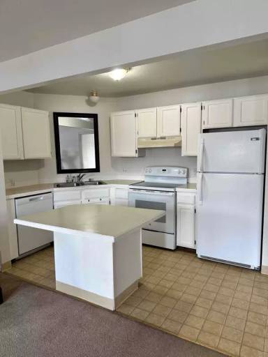Main picture of 1580 N Chattaroy Cir