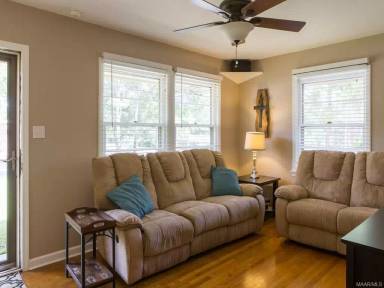 Main picture of 676 Karen Rd