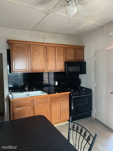 Main picture of 927 N Grandview Ave
