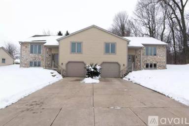 Main picture of 927 W Monroe Ave