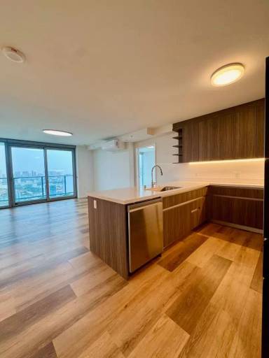 Main picture of 825 Keeaumoku St