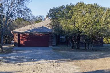 Main picture of 2758 FM 2657