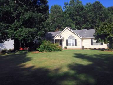 Main picture of 70 Hollow Oaks Ct