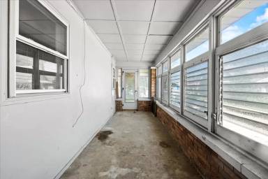 Main picture of 1375 E Minnesota St