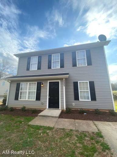 Main picture of 2421 Elmin St