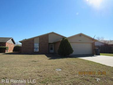 Main picture of 608 SW 62nd St