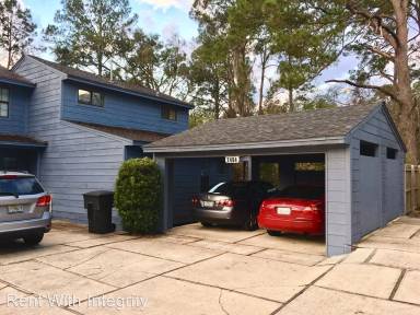 Main picture of 2492 E Thundell St