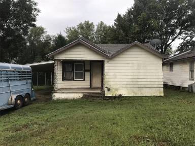 Main picture of 527 W College Ave