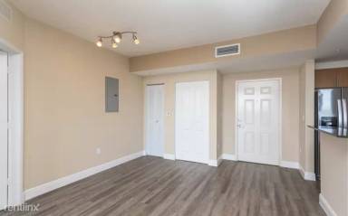 Main picture of Kingston Square Condominiums