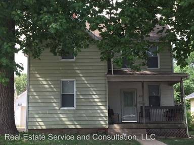 Main picture of 831 E Percy Ave