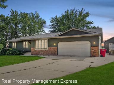 Main picture of 2412 S Sheffield Cir
