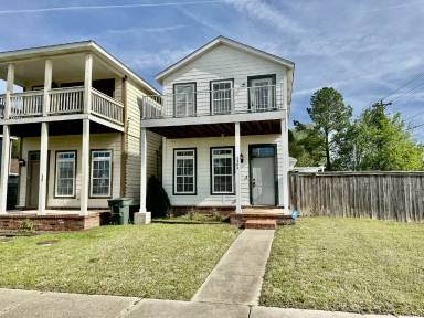 Main picture of 3404 W Clabber Creek Blvd