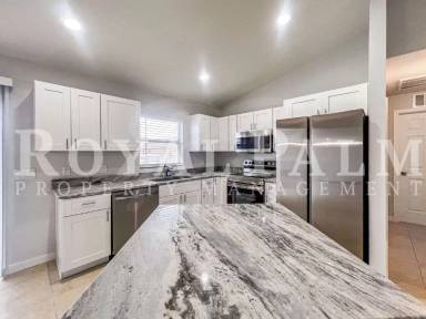 Main picture of 210 Manatee St