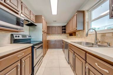 Main picture of 605 Eden Dr