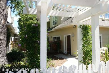 Main picture of 722 Cottage Ct