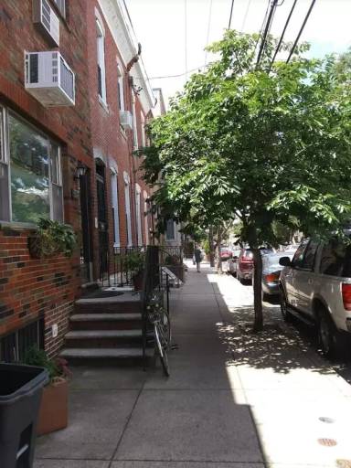Main picture of 1318 Moore St