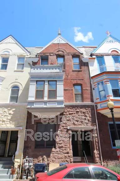 Main picture of 1809 Riggs Pl NW