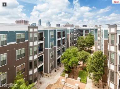 Main picture of 1005 E 10th St