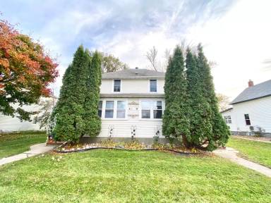 Main picture of 17 1st Ave NE