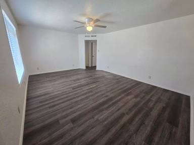 Main picture of 8 Aspen Pl